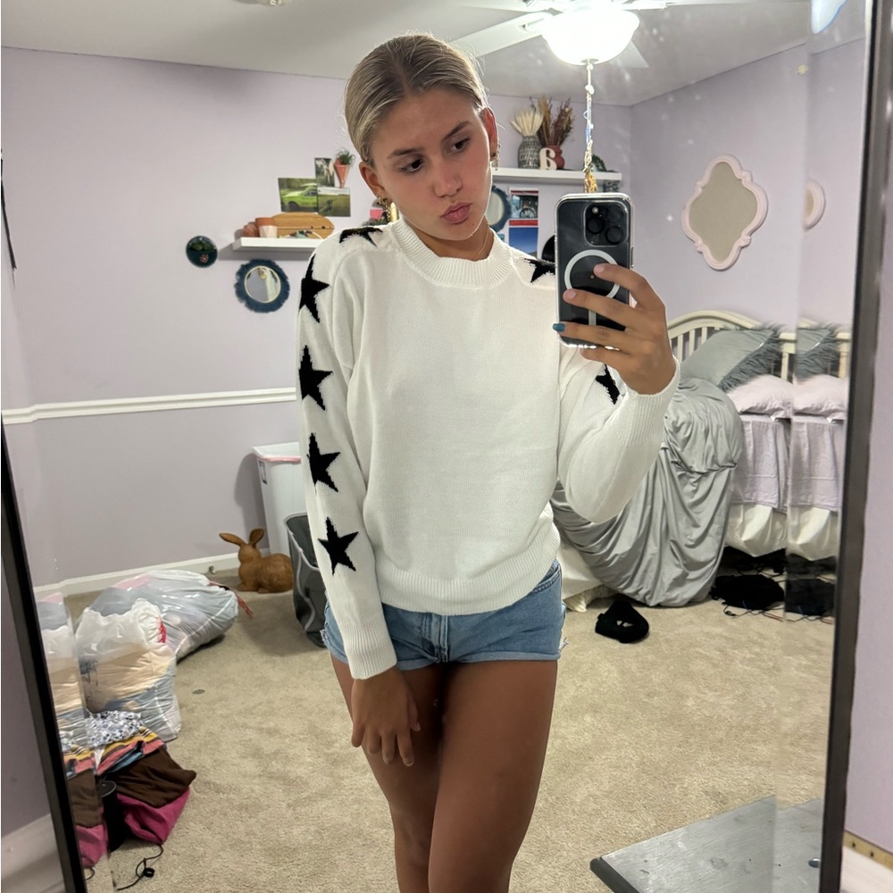 White star sweater, comfy and casual but dressy